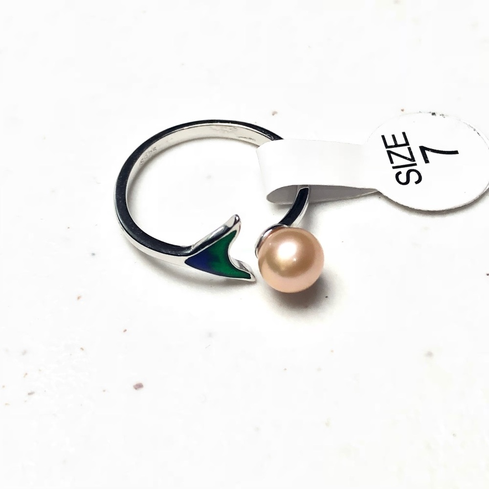 Vantel Pearls Mermaid Tail Ring Size 7